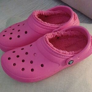 Crocs Fuchsia Fleece-Lined Footwear